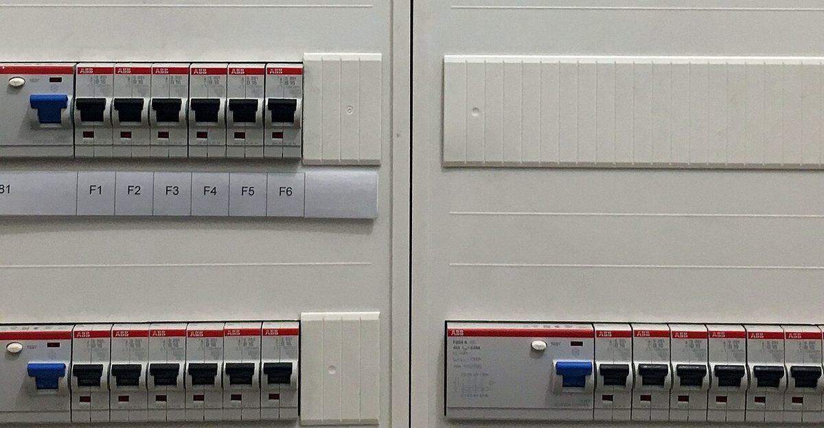 Choosing Electrical Component Brands in the UAE